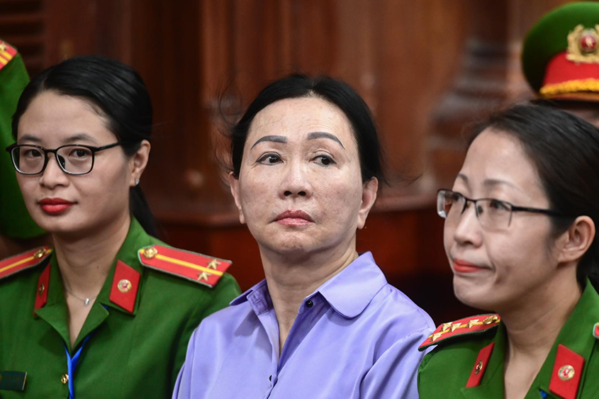Bà Trương Mỹ Lan xin Tòa án cho con gái đi thu hồi nợ để khắc phục hậu quả