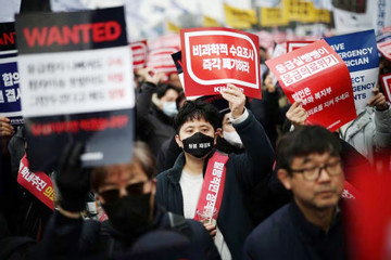 Động thái mới của Chính phủ Hàn Quốc khi hàng nghìn bác sĩ tiếp tục đình công