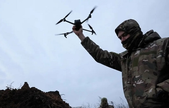 Hàng loạt UAV Ukraine tấn công các mục tiêu sâu trong lãnh thổ Nga