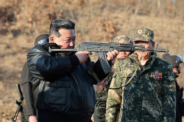 Ông Kim Jong Un thị sát căn cứ quân sự, yêu cầu sẵn sàng cho chiến tranh