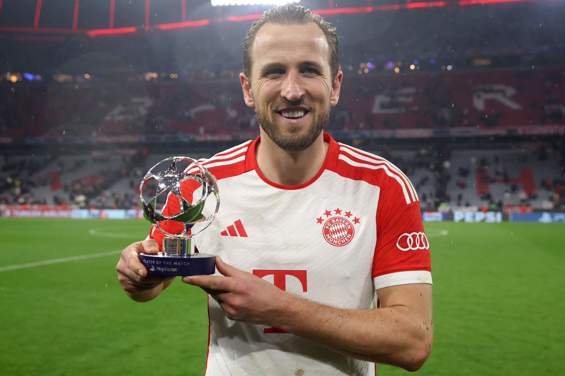 Sự thật điều khoản Tottenham mua lại Harry Kane từ Bayern Munich