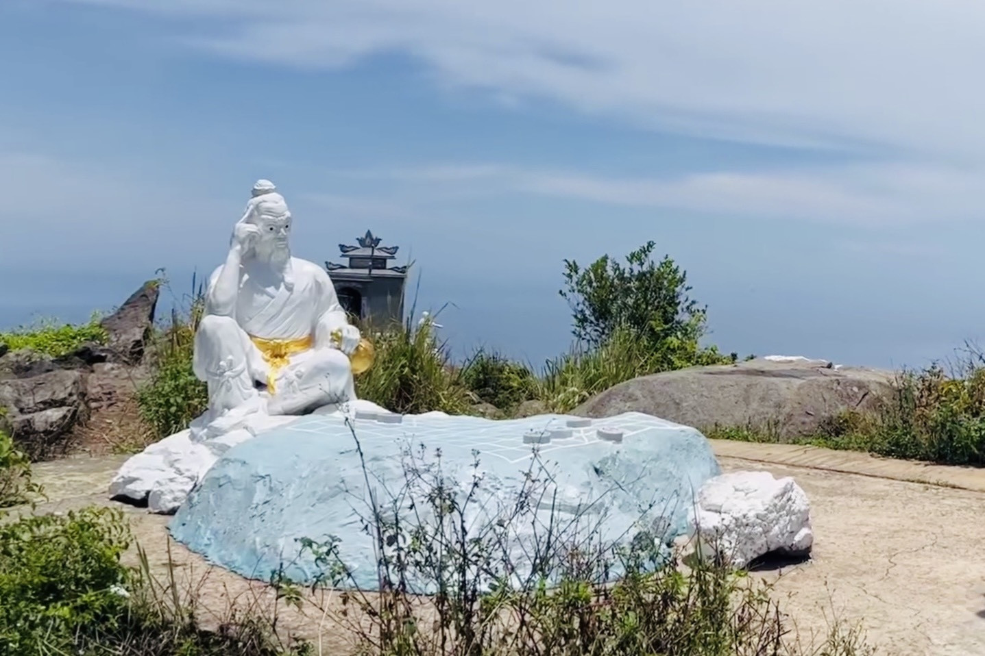 Tỷ phú Bill Gates đến Đà Nẵng, đi thăm đỉnh Bàn Cờ, nghỉ dưỡng ở bán đảo Sơn Trà