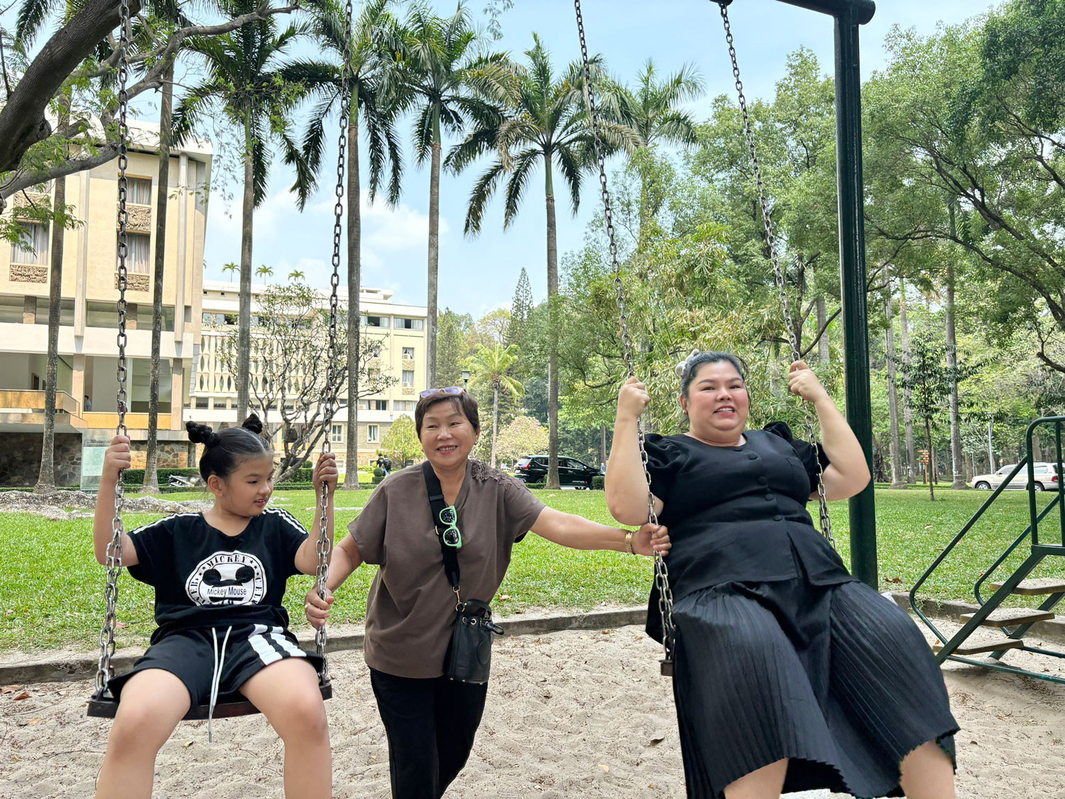 z5212479985017 55c3dd1e033f5bf406f695065585c56e.jpg