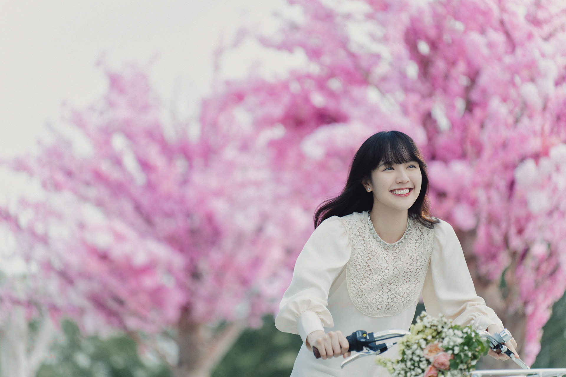 View - Sơn Tùng, Bích Phương tung MV mới đúng 0h ngày 8/3