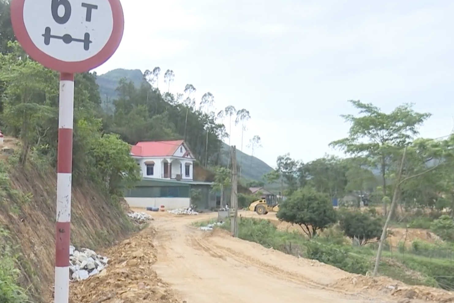 Bắc Kạn đẩy nhanh tiến độ nâng cấp các tuyến đường vùng dân tộc thiểu số