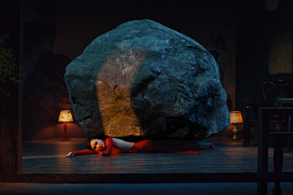 View - Sơn Tùng, Bích Phương tung MV mới đúng 0h ngày 8/3