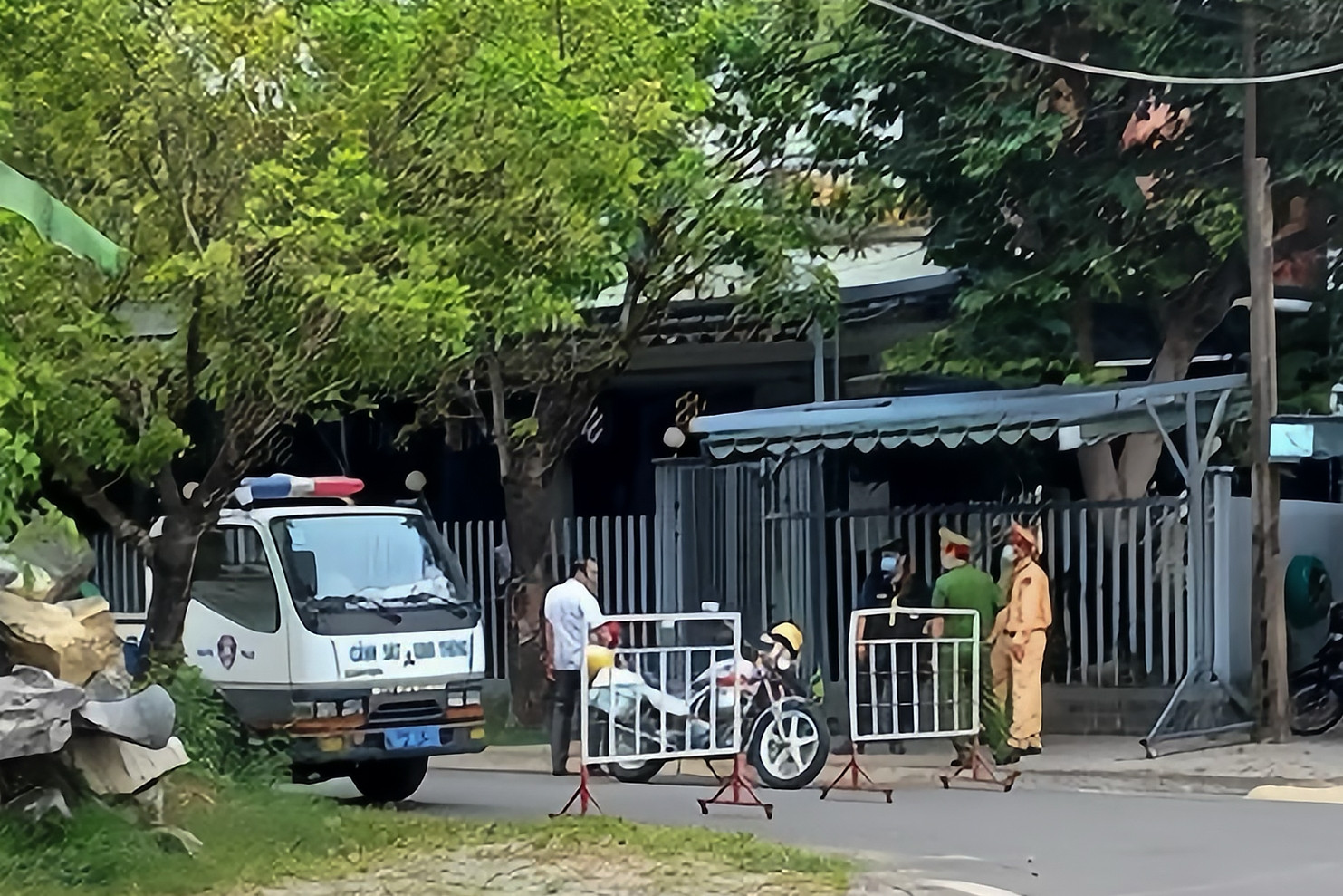 Công an phong tỏa khu vực nhà riêng cựu Chủ tịch tỉnh Quảng Ngãi Cao Khoa