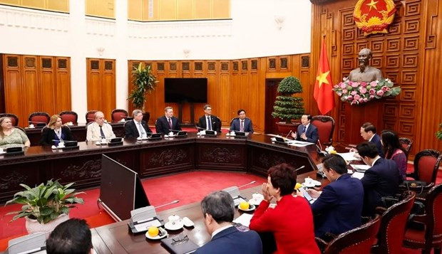 Deputy PM, foreign scientists discusses environmental initiatives hinh anh 1