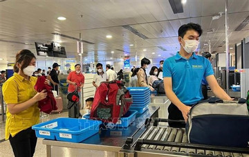HCMC seeks measures to shorten immigration procedures time at Tan Son Nhat