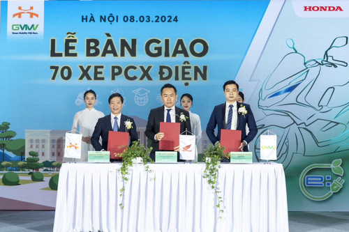 Honda Việt Nam hỗ trợ 70 xe máy điện cho trường ĐH Công nghệ Giao thông Vận tải