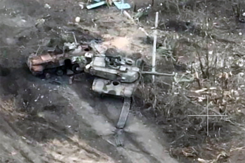 xac xe tang ukraine.jpg