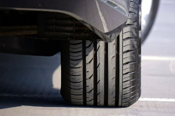 Nên hay không sử dụng lốp ô tô có độ rộng lớn?