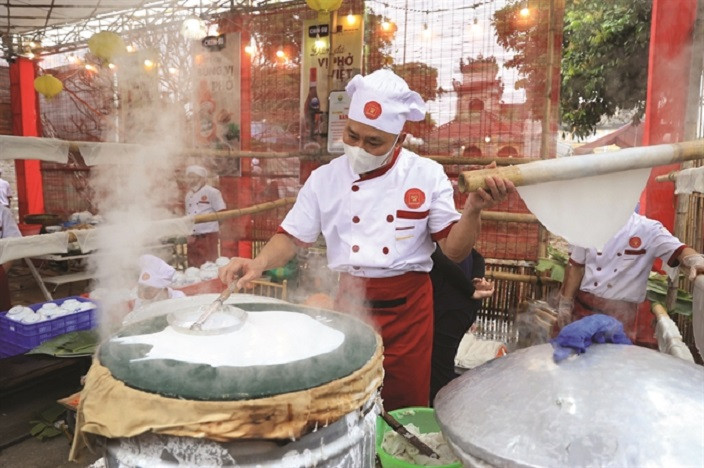 banh cuon making.jpg