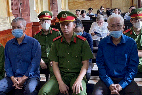 Dù sức khỏe yếu, ông Trần Phương Bình tiếp tục lãnh thêm 8 năm tù