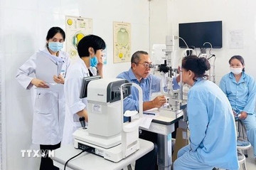 Japanese doctor spends over 20 years bringing light to visually-impaired in VN
