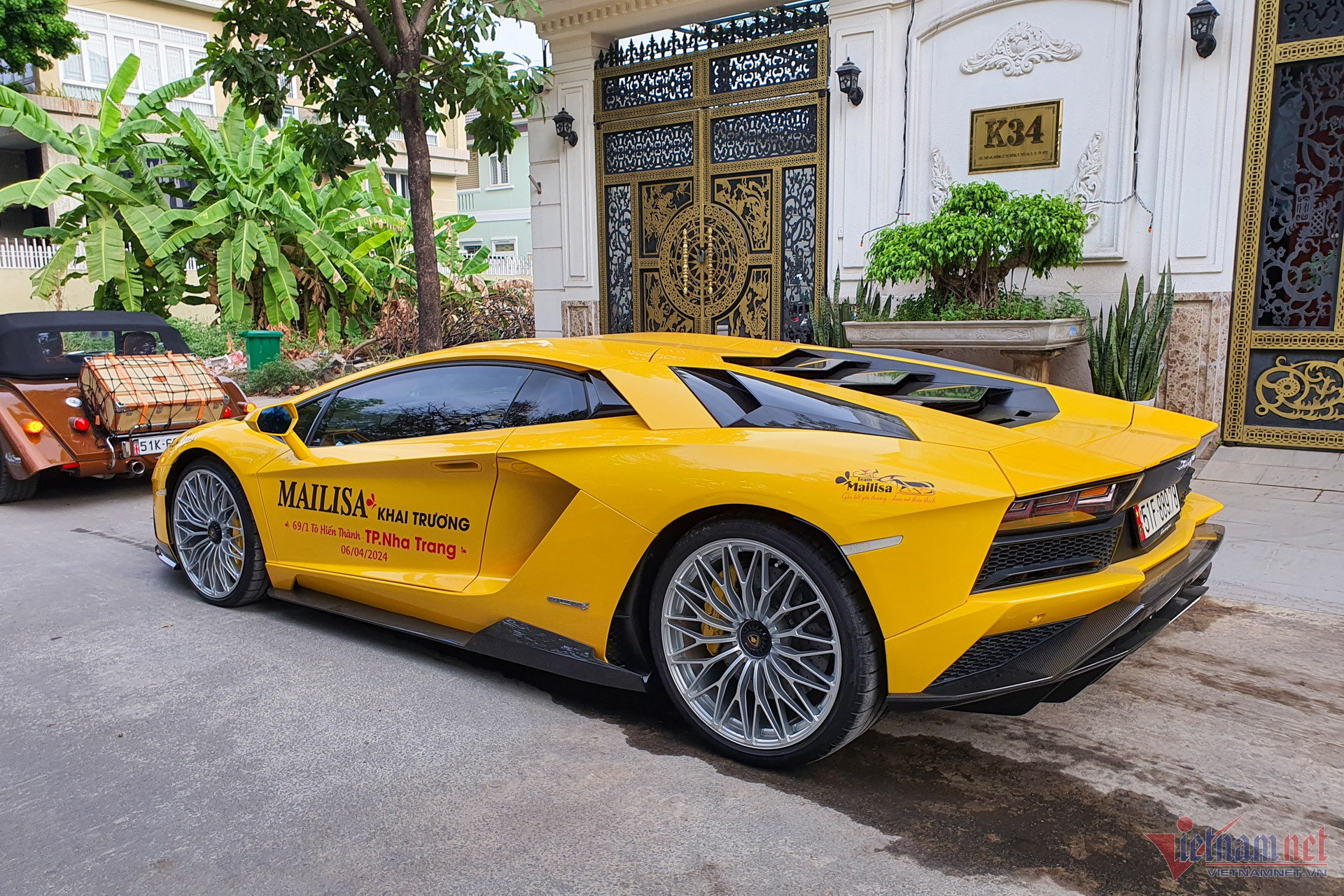 W-lamborghini-aventador-s-2-4.jpg