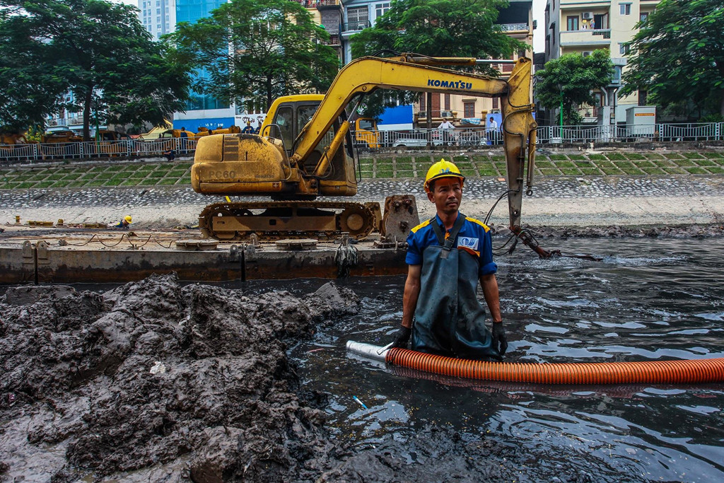 Xây đập tràn trên sông Hồng, lấy nước hồi sinh sông Tô Lịch