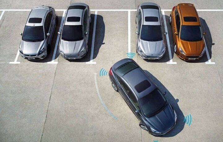 Toyota phát triển tính năng đỗ xe tự động Intelligent Parking Assist – IPA. (Ảnh minh hoạ).