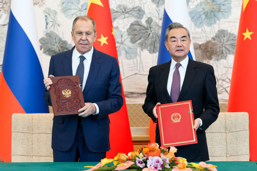 Ngoại trưởng Nga và Trung Quốc thảo luận về tình hình Ukraine
