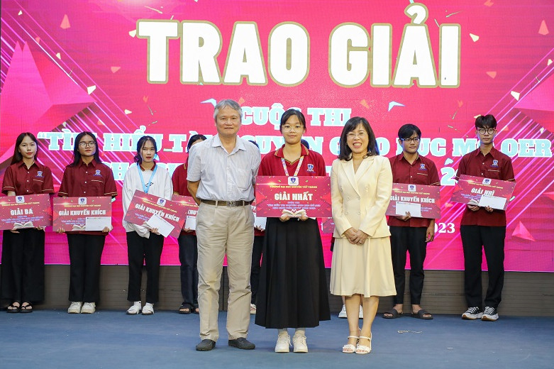 Phát triển tài nguyên giáo dục mở chia sẻ tri thức cho việc học tập suốt đời