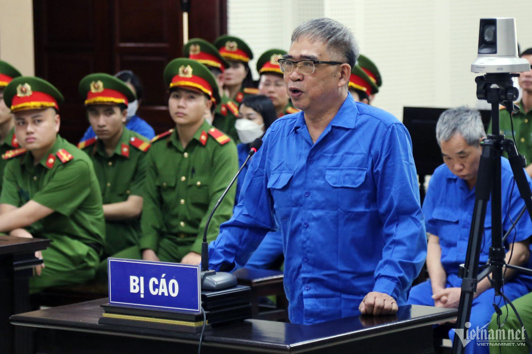 Former director of Hai Phong Police Department on trial for corruption