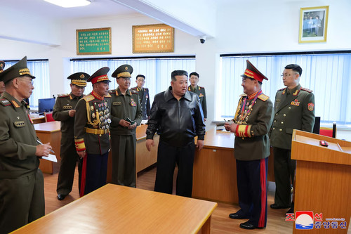Ông Kim Jong Un yêu cầu Triều Tiên 'sẵn sàng cho chiến tranh' hơn bao giờ hết