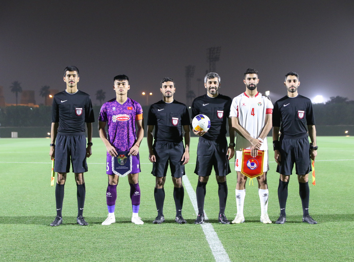 u23 viet nam jordan 12.jpg