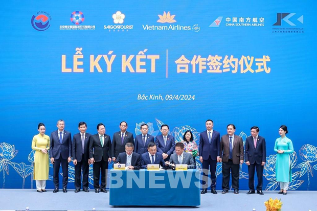 Vietnam Airlines signs deals totalling nearly $450 million with Chinese partners