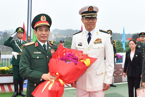 Bộ trưởng Quốc phòng Việt Nam và Trung Quốc chứng kiến tuần tra chung biên giới