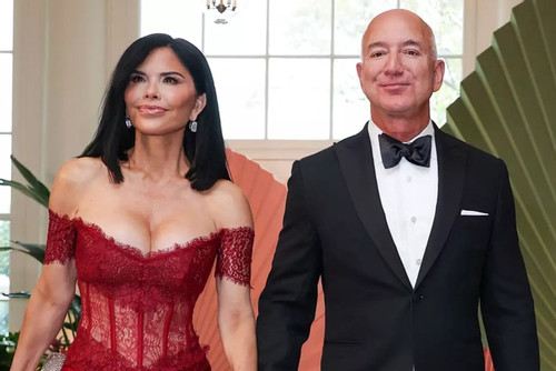 Người tình tỷ phú Jeff Bezos gây sốc khi mặc váy xuyên thấu sexy tới Nhà Trắng