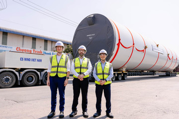Tháp tuabin 'made in Vietnam' được lắp đặt ở dự án điện gió ngoài khơi Hàn Quốc