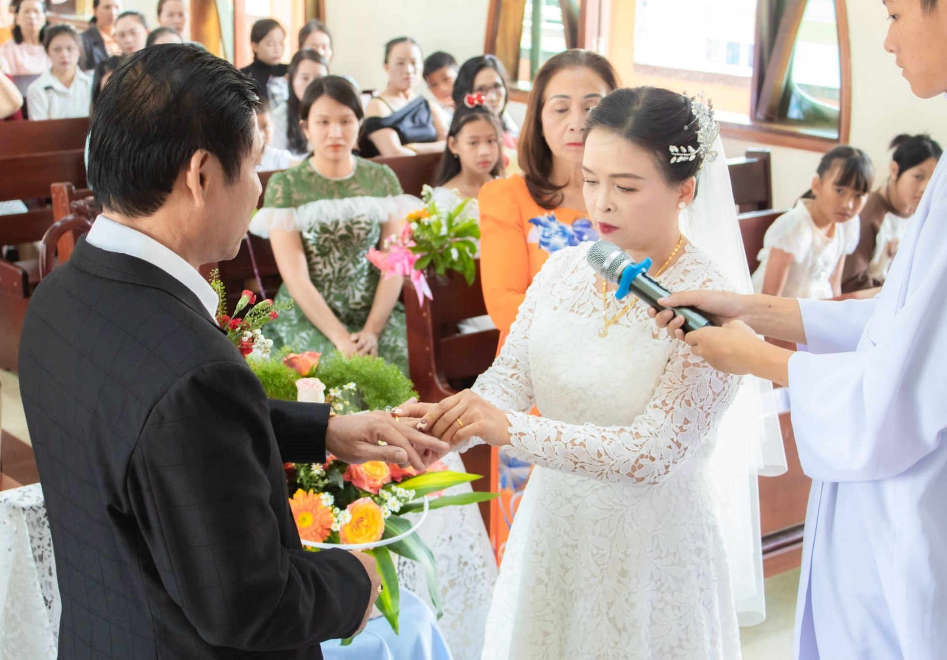 anh 5 co dau u60.jpg