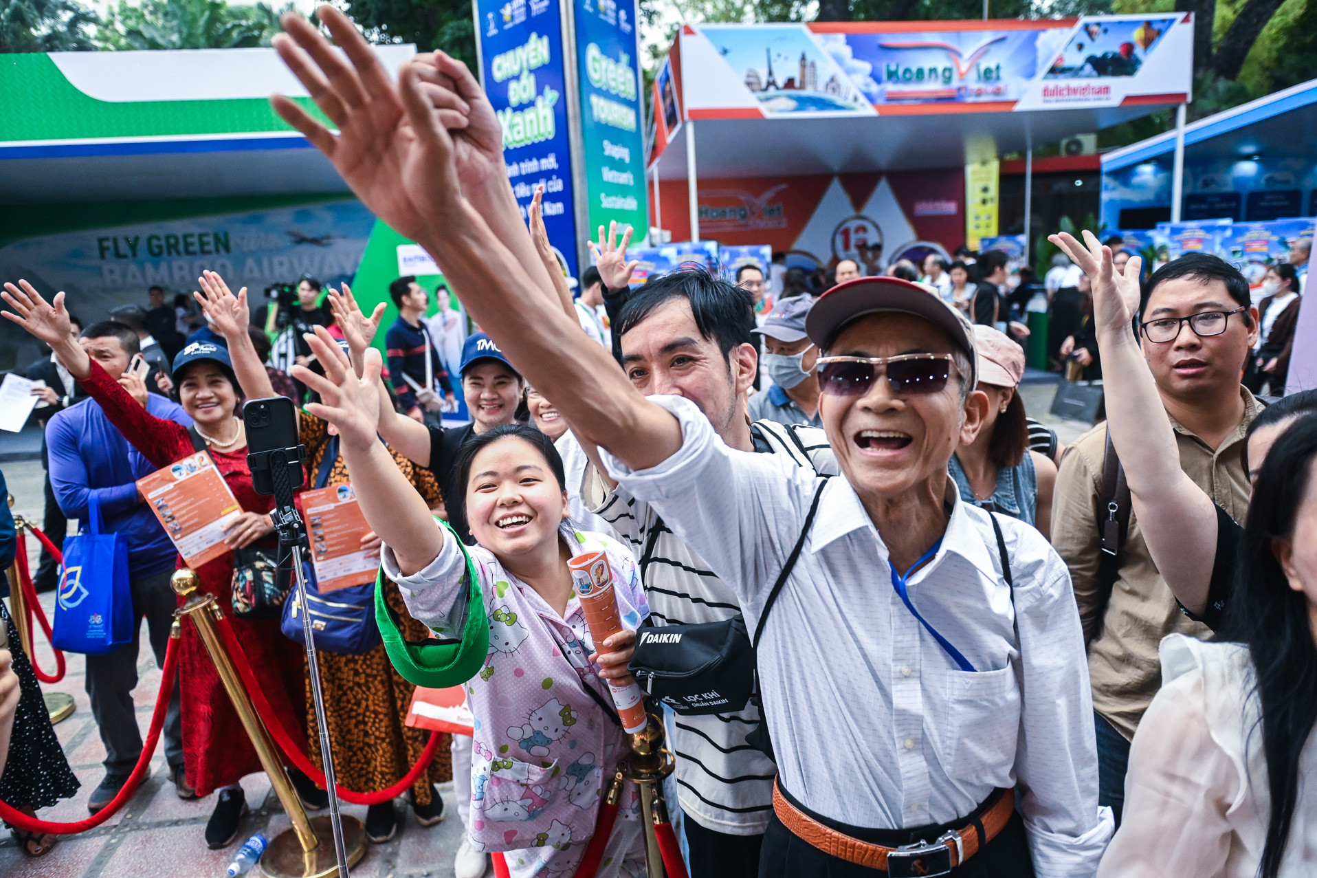 Khách chốt được tour 'giá hời', công ty du lịch thu tiền tỷ chỉ trong 4 ngày