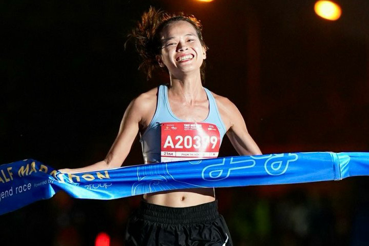 Phạm Thị Hồng Lệ vô địch giải bán marathon lớn nhất Việt Nam