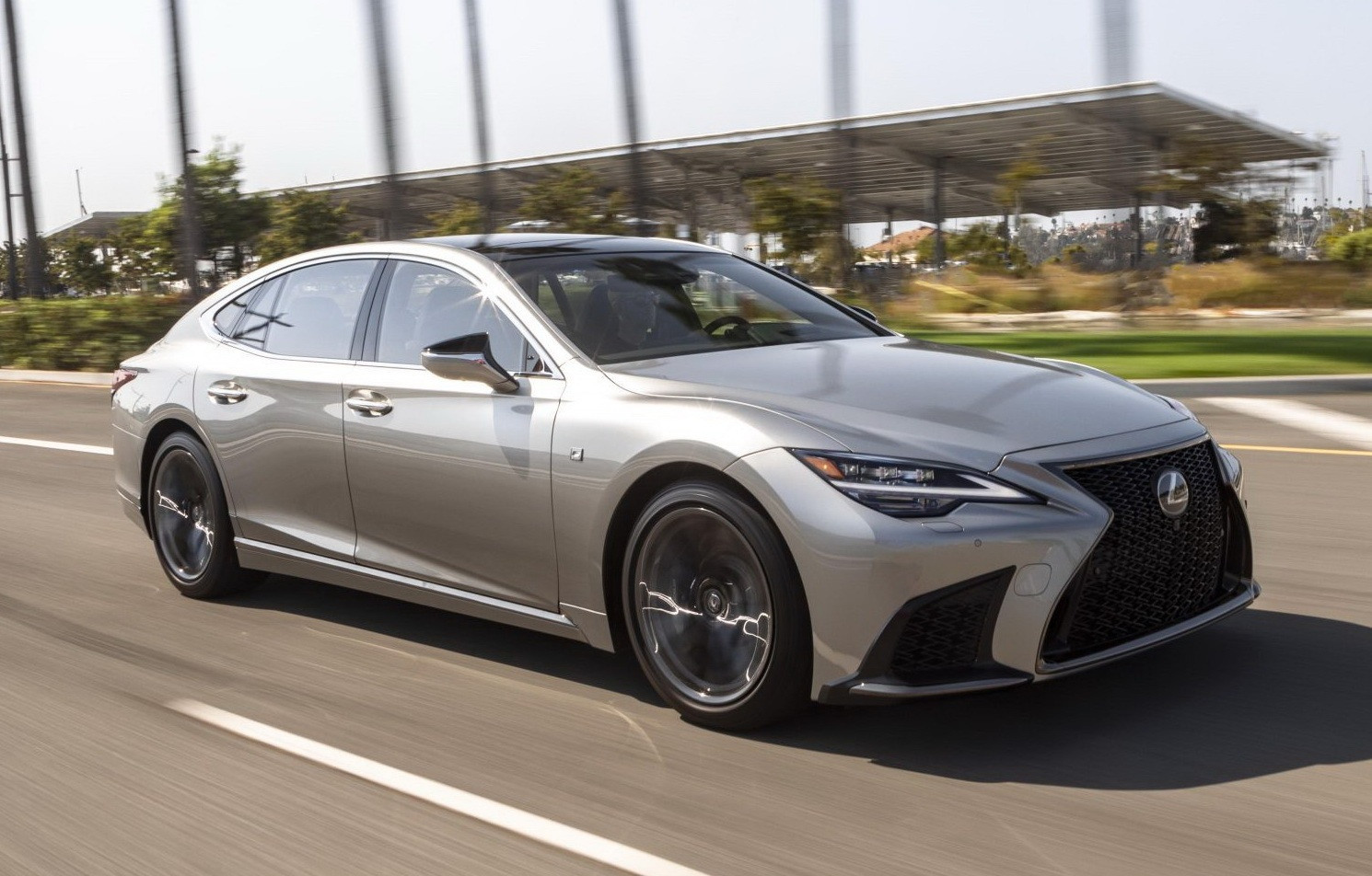 Sedan chủ tịch không còn được khách hàng ưa chuộng? - 1