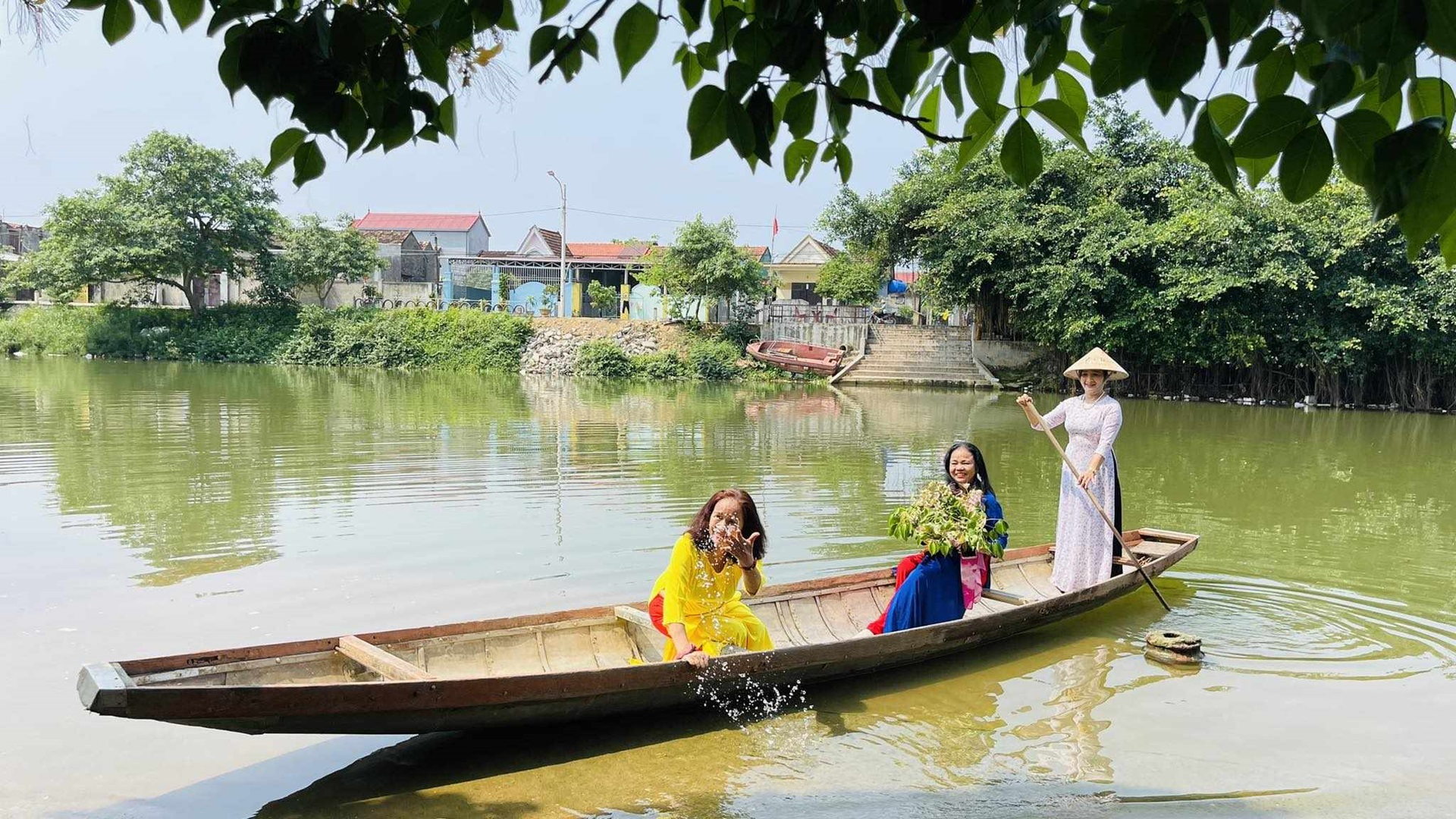 Kiến Giang - bầu trời kỷ niệm