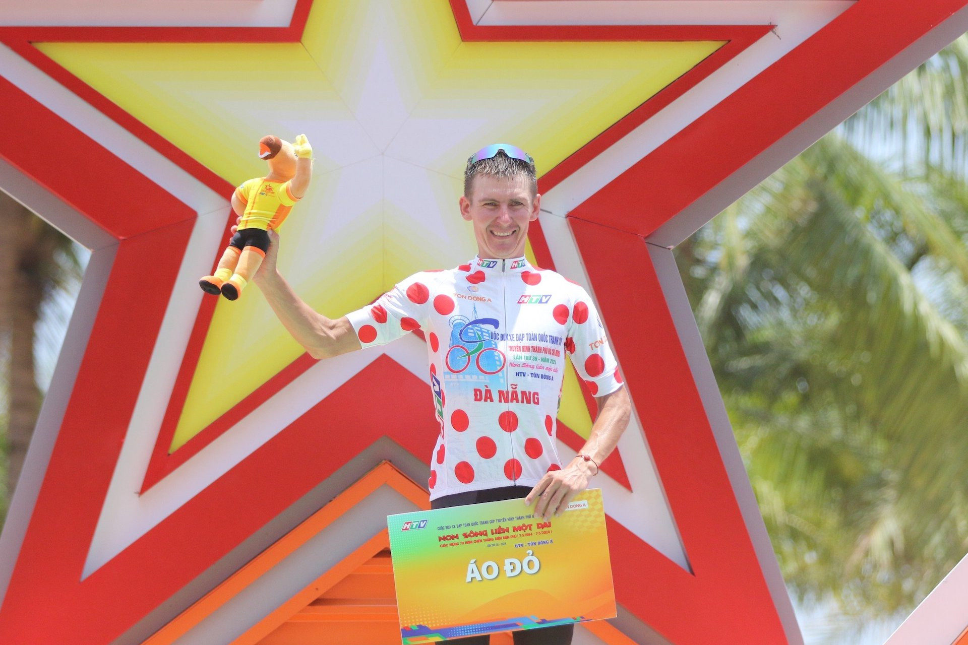 Cúp xe đạp TH TP.HCM 2024: Igor Frolov chiếm áo chấm đỏ