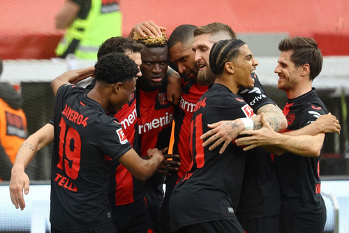 Leverkusen thắng '5 sao', lần đầu vô địch Bundesliga
