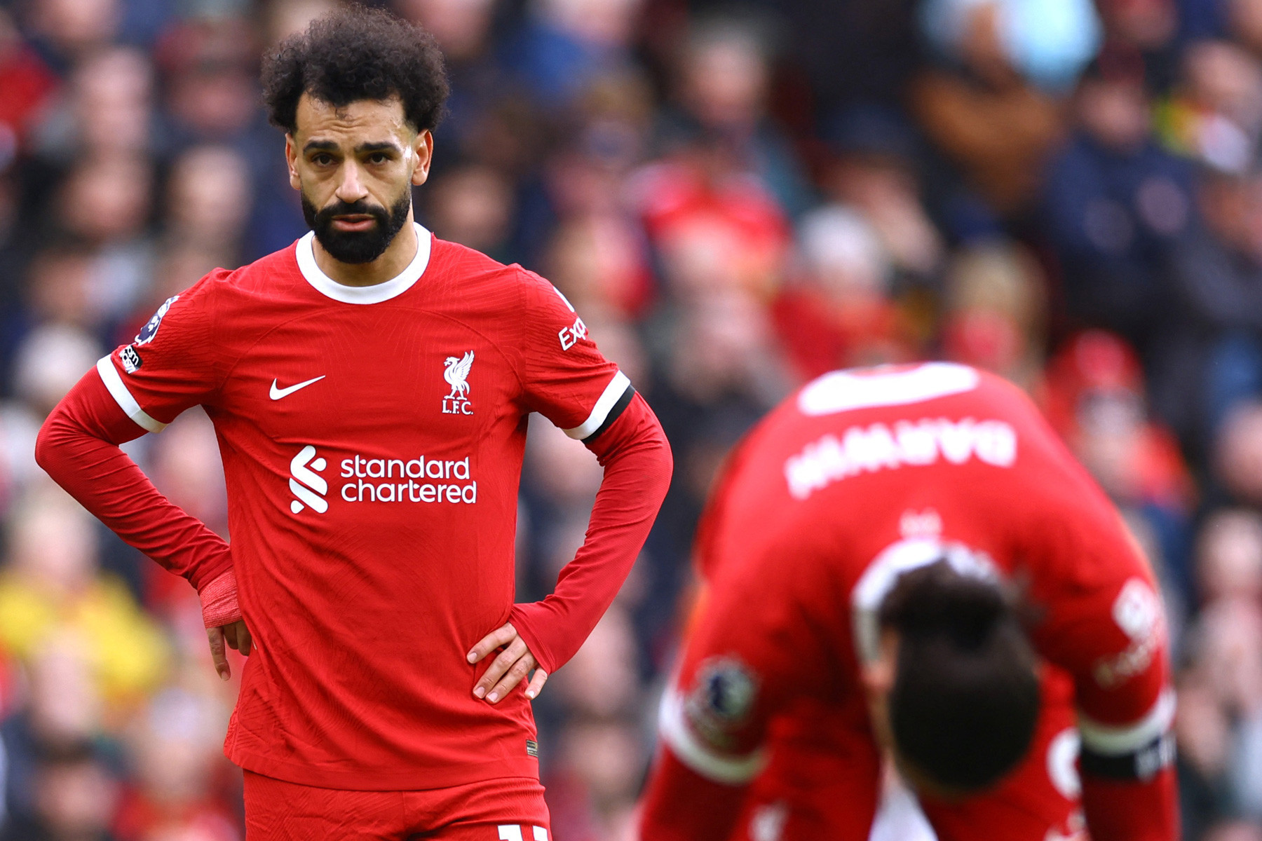 Liverpool và Arsenal rủ nhau bại trận: Cờ đến tay Man City