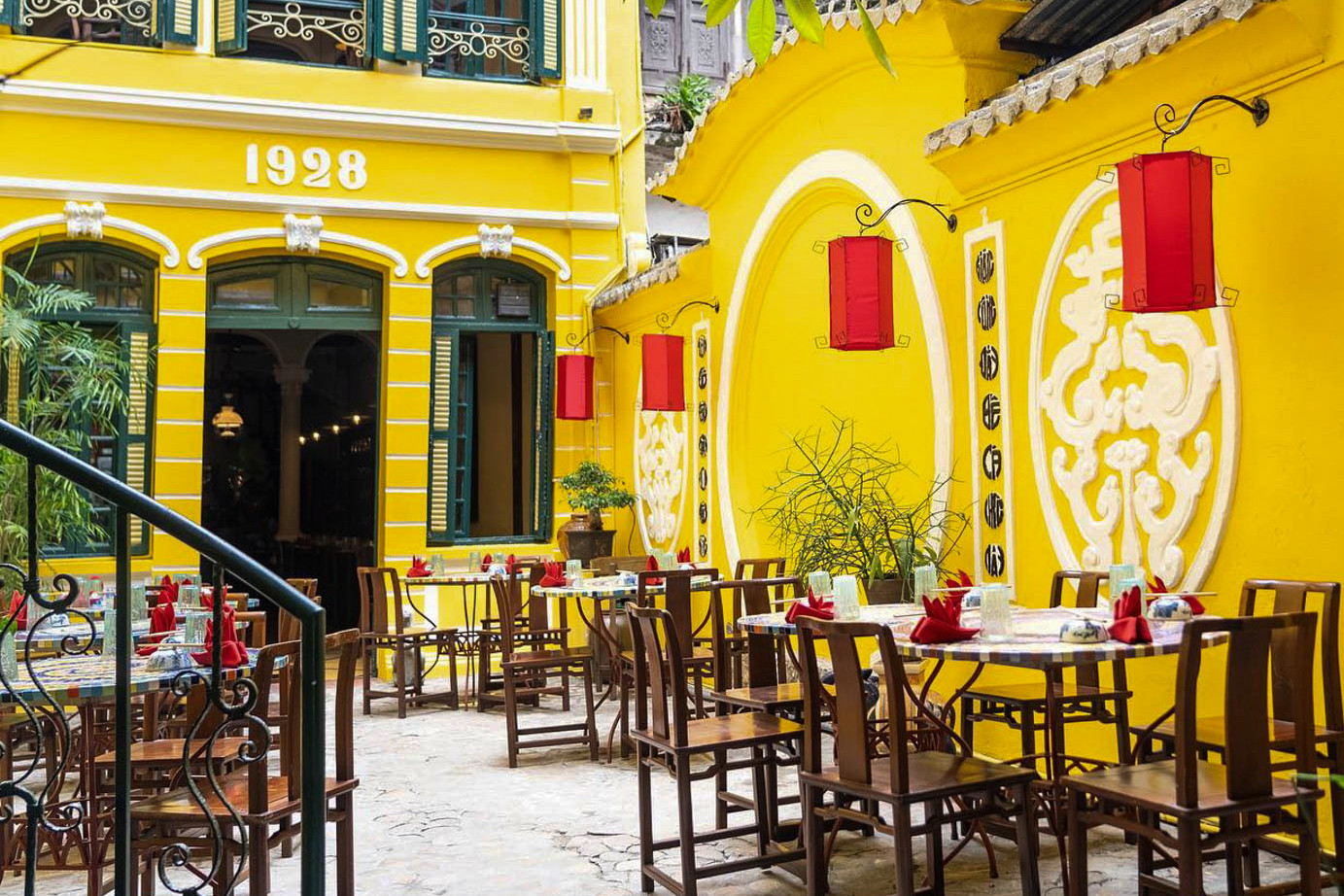 Thông tin thú vị về nhà hàng ở phố cổ Hà Nội nơi Tim Cook uống cà phê trứng