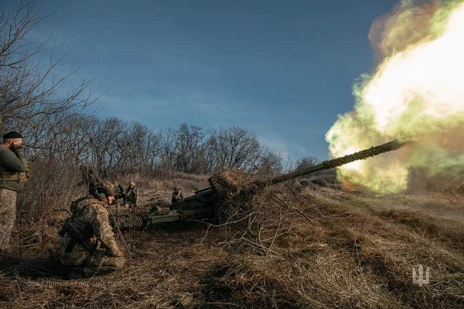 Tổng thống Zelensky thừa nhận quân đội Ukraine đang chật vật ở Donbass