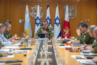 Quân đội Israel 'thề' đáp trả vụ tấn công của Iran, quốc tế thúc giục kiềm chế
