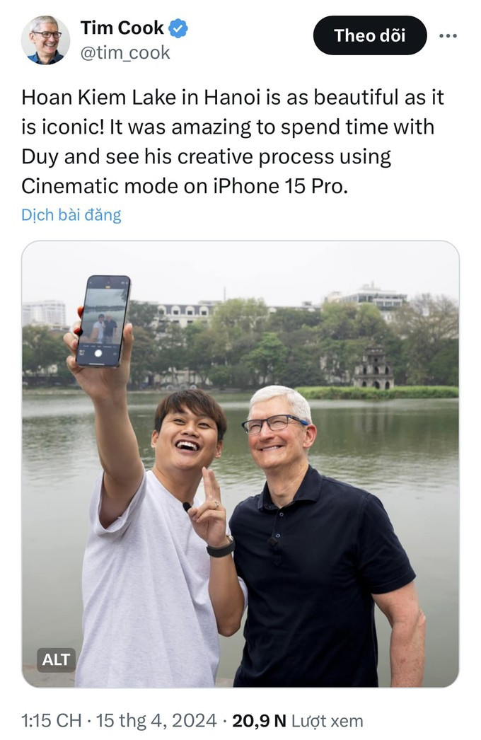 tim cook in hanoi.jpg