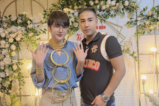 Mẹ chồng con dâu đều 'mê' vàng, về quê là đưa nhau đi mua