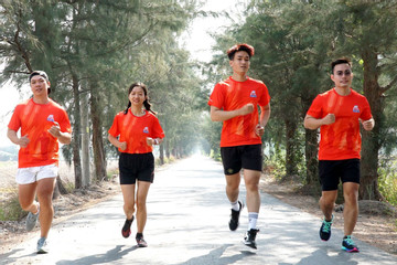 ‘Nữ hoàng điền kinh’ Tú Chinh dự giải half-marathon Tự hào Tổ quốc tôi