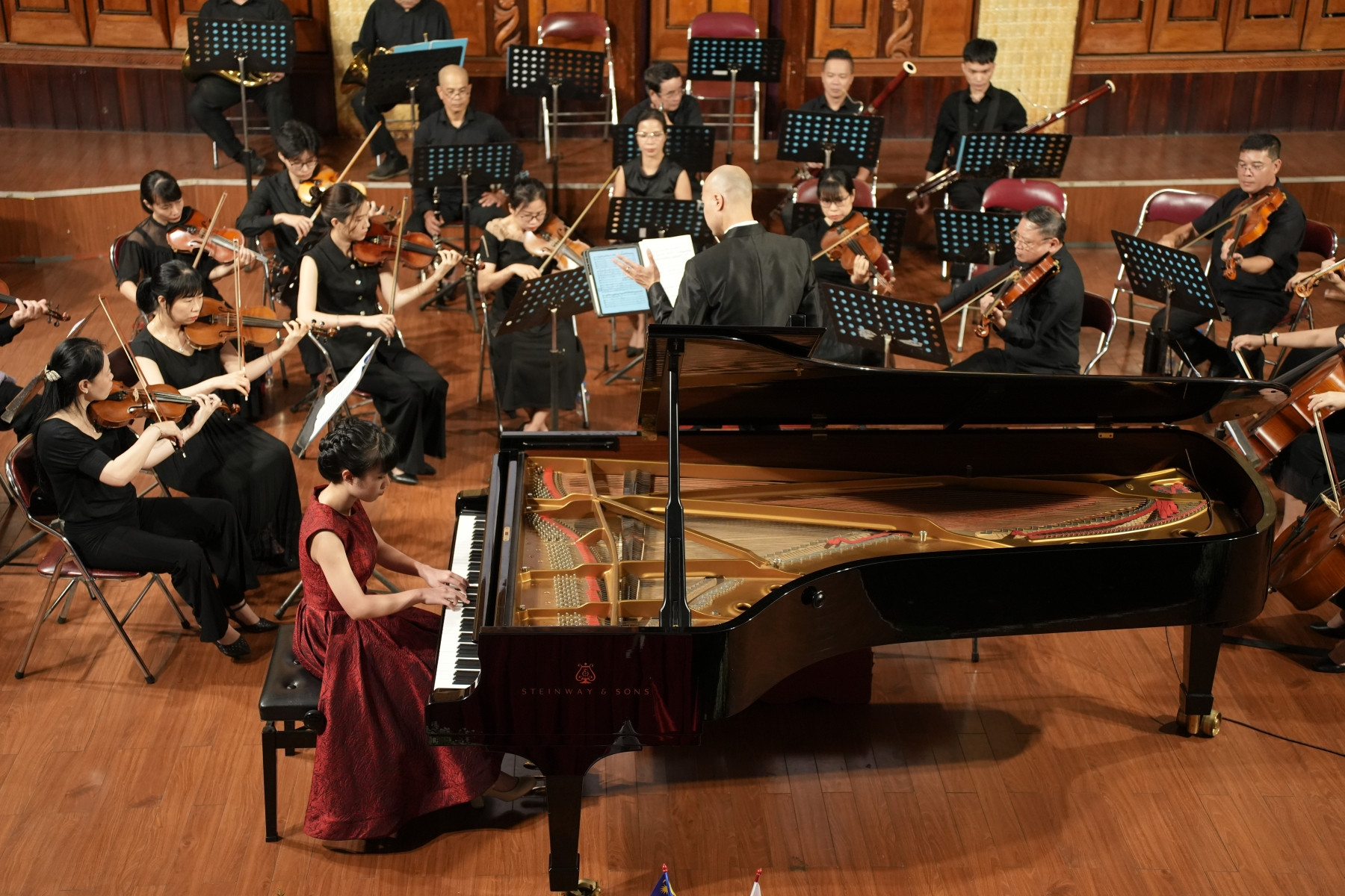 tham gia cuoc thi rsiaf bieu dien concerto cung dan nhac 3.jpg