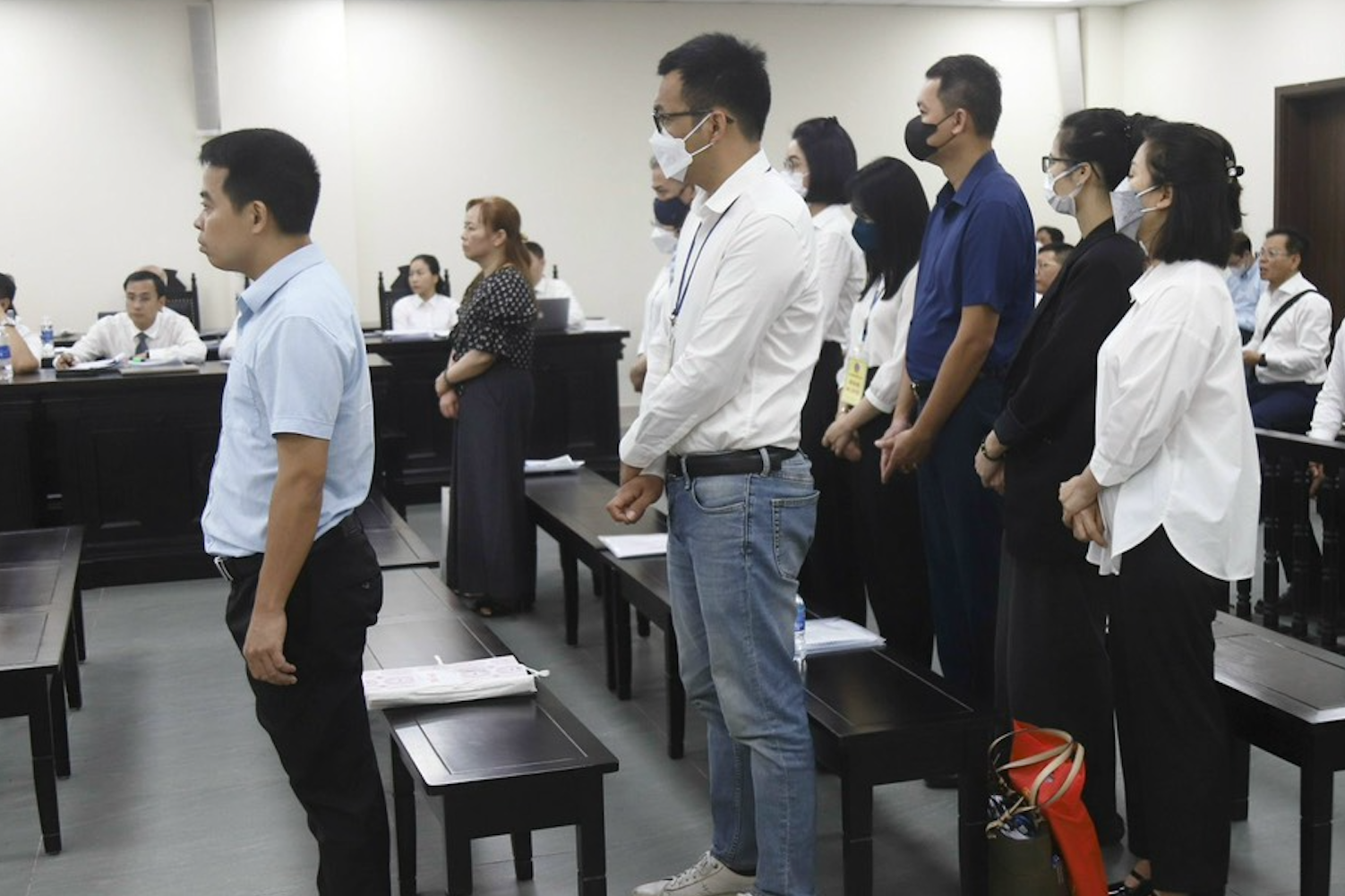 Xét xử cựu Chủ tịch Vimedimex, tòa triệu tập nhiều lãnh đạo, cán bộ liên quan