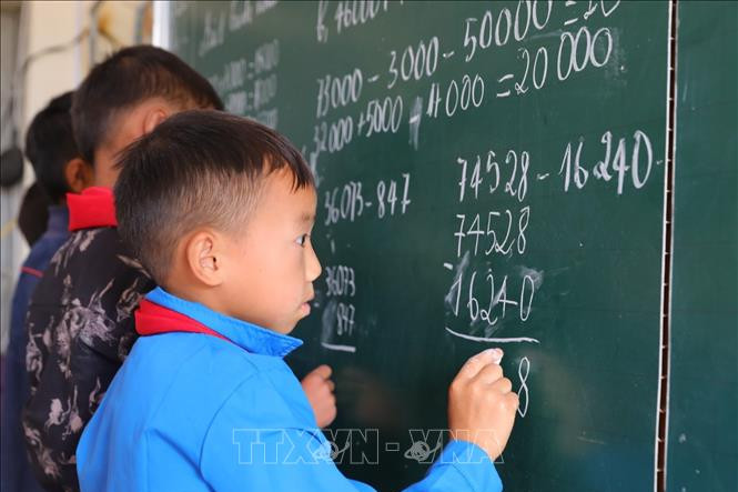 Giáo viên bị 'ép' đi thăm học sinh tỉnh Hà Giang bằng tour giá cao