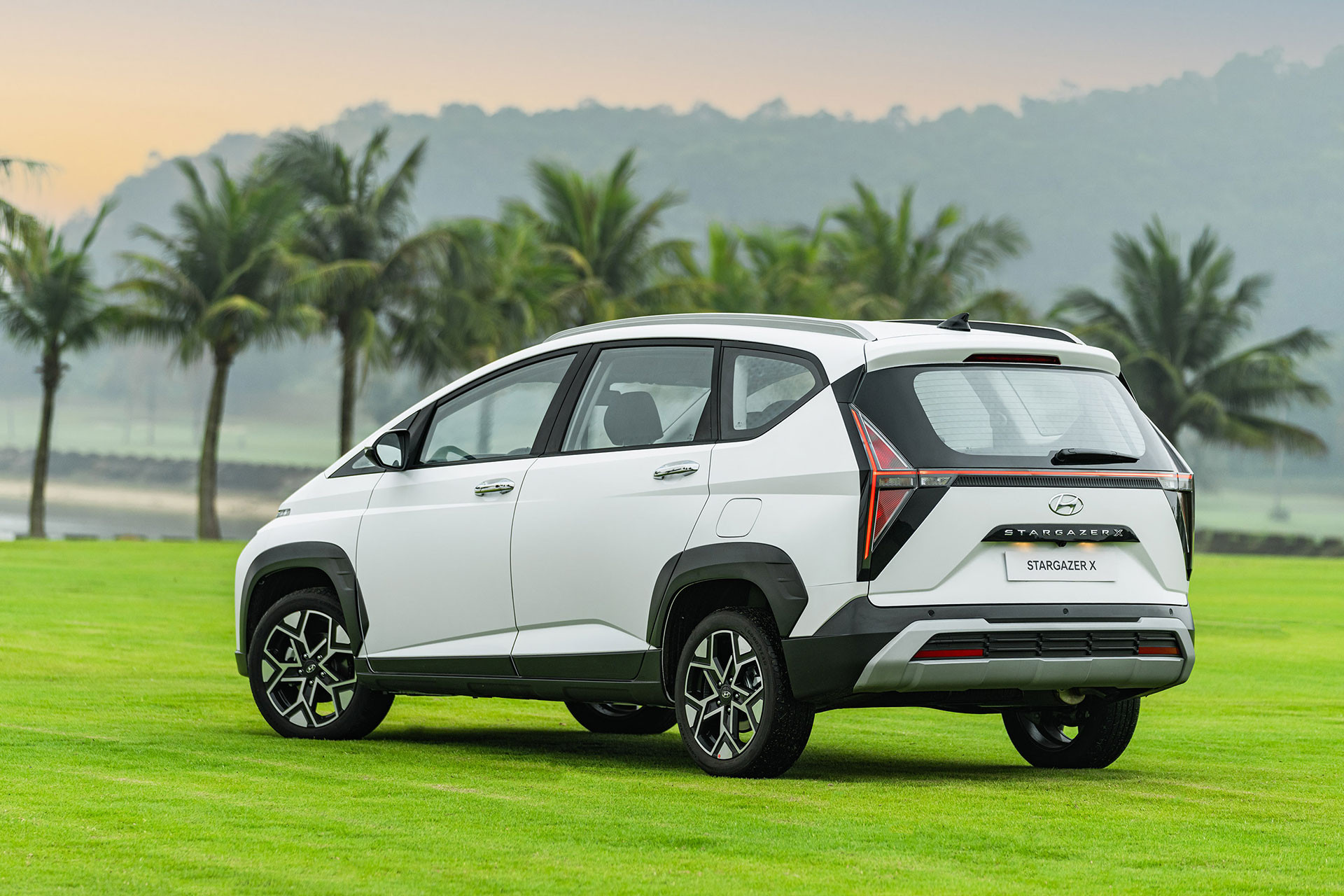 hyundai stargazer x 8.jpg