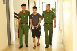 Lời khai của kẻ dùng búa đập vỡ kính cướp tiệm vàng ở Hà Tĩnh
